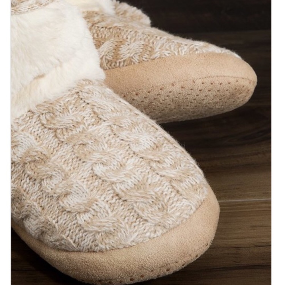 1 LEFT 2X HOST PICK 11/7🎉Faux Fur Lined Booties - Picture 3 of 4